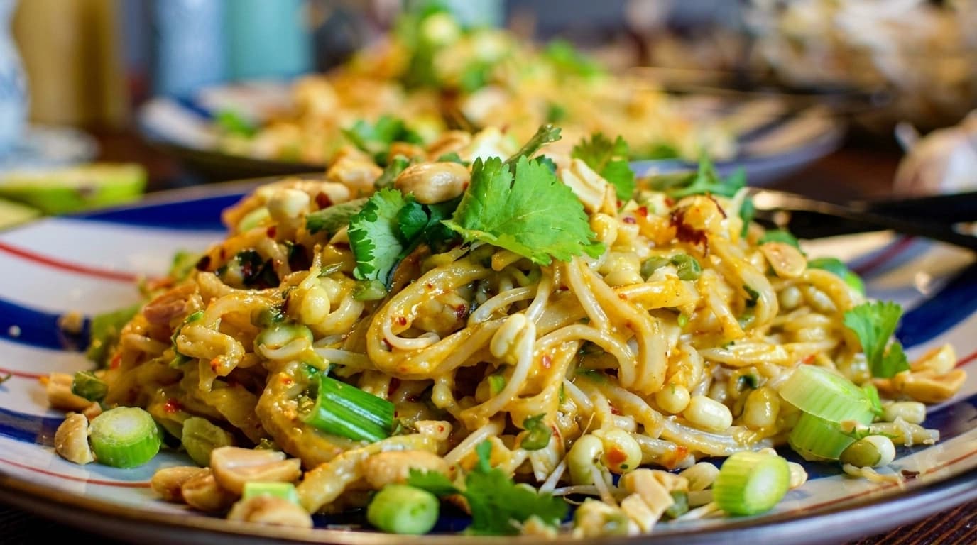 Cremet thai kyllingecurry med kokosmælk og friske grøntsager